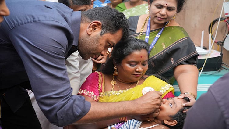 சென்னையில் போலியோ சொட்டு மருந்து முகாம்: அமைச்சர் ஆதவ் அர்ஜுனா பங்கேற்பு
