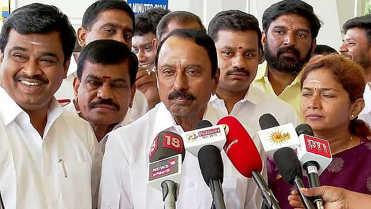 'குதிரை பேரம் என்பதெல்லாம் வார்த்தை ஜாலம்' - அமைச்சர் செங்கோட்டையன் பேட்டி