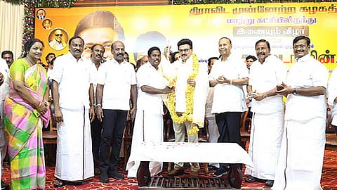 தி.மு.க.வில் இன்று மாற்று கட்சியினர் 5 ஆயிரம் பேர்  இணைந்தனர்