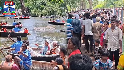 வார விடுமுறையையொட்டி ஒகேனக்கல் காவிரி ஆற்றில் குவிந்த சுற்றுலா பயணிகள்