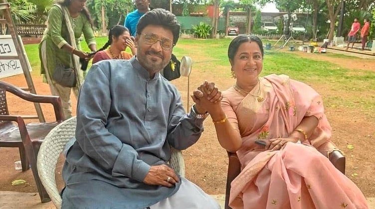 
'அஞ்சலி செலுத்த வேண்டிய இடம் சர்க்கஸ் போல மாறிவிட்டது'... ராதிகா வேதனை
