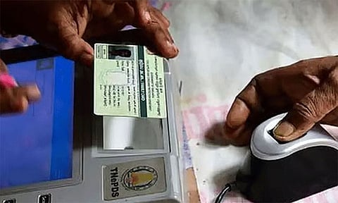 ரேஷன் பொருட்களை லாரிகளில் எடுத்து செல்லும்போது இழப்பு: ஆண்டுக்கு ரூ.200 கோடி நஷ்டம்