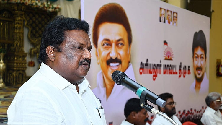 அரசு வேலை வாங்கித்தருவதாக மோசடி: திமுக முன்னாள் அமைச்சர் சிவசங்கருக்கு சம்மன்

