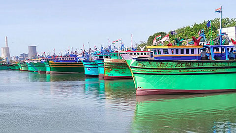விசைப்படகுகள் நிறுத்தம்
