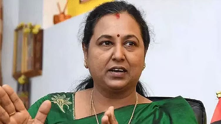 அதிக கட்டணம் வசூலிக்கும் மருத்துவக் கல்லூரிகள் மீது நடவடிக்கை எடுக்க வேண்டும் - பிரேமலதா விஜயகாந்த் 