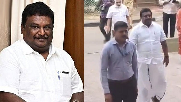 அரசு  வேலை மோசடி புகார் - முன்னாள் அமைச்சர் சிவசங்கர் ஆஜர்