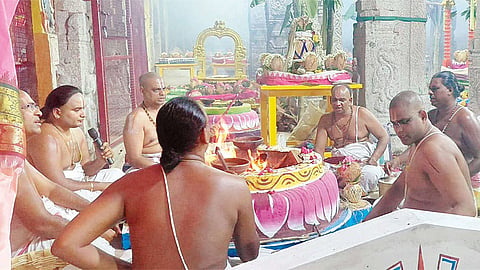 திருக்கோவிலூர் உலகளந்தபெருமாள் கோவில் கும்பாபிஷேக விழா- யாகசாலை பூஜைகள்