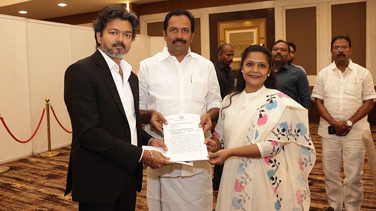 அணுக்கனிம சுரங்க காலநீட்டிப்பு அரசாணை ரத்து: முதல்-அமைச்சர் விஜய்யிடம் அமைச்சர் செ.ராஜேஷ்குமார் கோரிக்கை