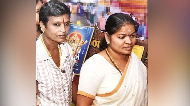 தஞ்சாவூர்: ரூ.1 லட்சம் லஞ்சம் வாங்கிய பெண் இணை ஆணையர், தோழி கைது