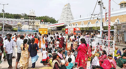 திருப்பதியில் ஒரே நாளில் 78 ஆயிரம் பக்தர்கள் சாமி தரிசனம்: ரூ.4.39 கோடி காணிக்கை