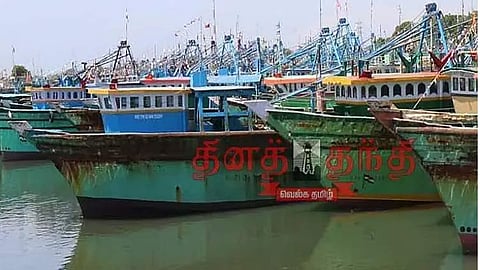 புதுக்கோட்டை: மீனவர்கள் கடலுக்கு மீன் பிடிக்க செல்ல தடை


