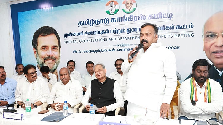 மேகதாது அணைக்கு எதிராக  தமிழக காங்கிரஸ் செயற்குழுவில் தீர்மானம்