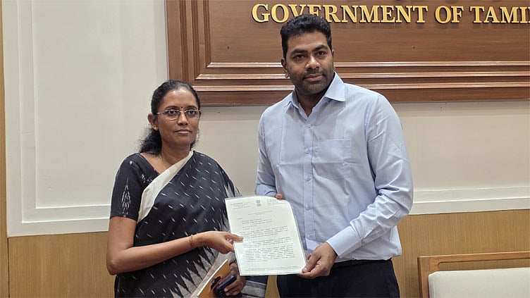 கரூர்: விளையாட்டு உள்கட்டமைப்பு வசதிகளை மேம்படுத்துவது தொடர்பாக ஜோதிமணி எம்பி கோரிக்கை