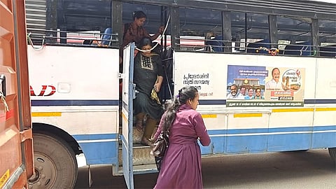 கேரளாவில் மகளிர் இலவச பேருந்து பயணத் திட்டத்தை எதிர்த்து தனியார் பேருந்துகள் ஸ்டிரைக்