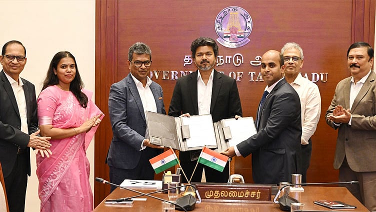 ரூ.1,000 கோடி முதலீடு...  1,000 பேருக்கு வேலை... ஹிட்டாச்சி நிறுவனத்துடன் புரிந்துணர்வு ஒப்பந்தம் கையெழுத்து