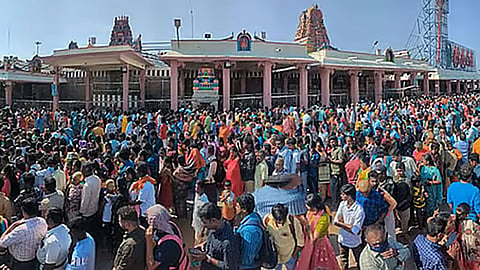 பழனி முருகன் கோவிலில் வரலாற்றில் முதல்முறையாக ரூ. 103 கோடி வருவாய்- கோவில் நிர்வாகம் தகவல் 
