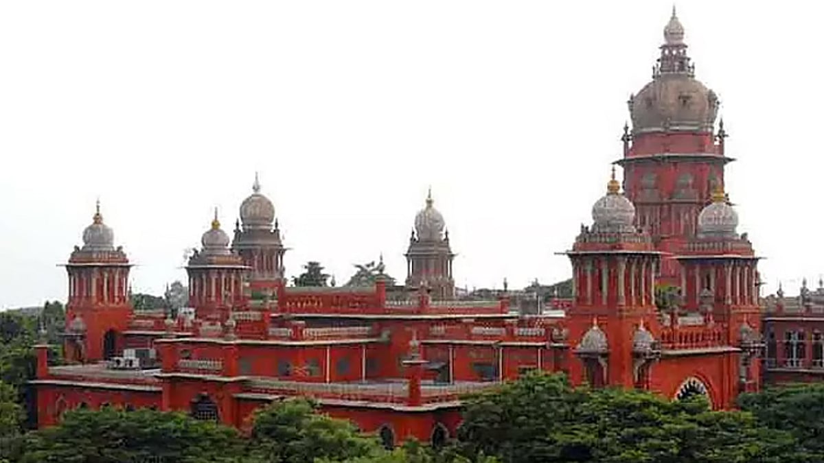 கல்வி கட்டணங்களை அறிவிப்பு பலகைகளில் வெளியிடுவது கட்டாயம் - தனியார் பள்ளிகளுக்கு ஐகோர்ட்டு உத்தரவு