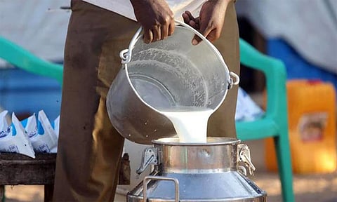 அரியலூர் கூட்டுறவு சங்க சில்லறை விற்பனை பால் விலை லிட்டருக்கு ரூ.8 உயர்வு.