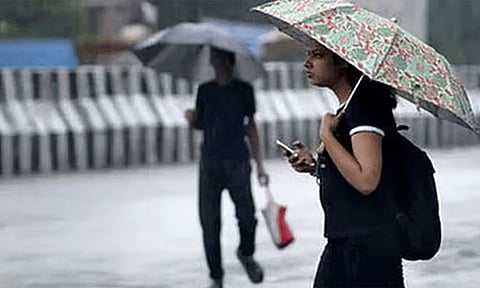 நீலகிரி மாவட்டத்தில் இன்று கனமழைக்கு வாய்ப்பு - வானிலை மையம் தகவல்