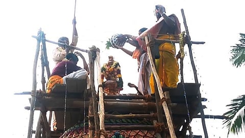 அன்னுக்குடி கிராமத்தில் ஜெகநாத பரமேஸ்வரர் கோவில் கும்பாபிஷேகம் நடைபெற்றது.