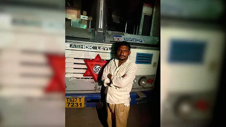 மதுபோதையில் அரசு பஸ்சை கடத்தி சென்ற இளைஞர்