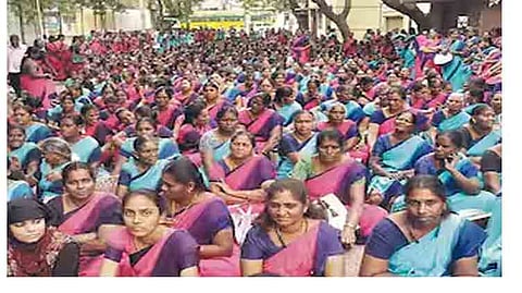 திருநெல்வேலியில் அக்கன்வாடி ஊழியர்கள் போராட்டம்