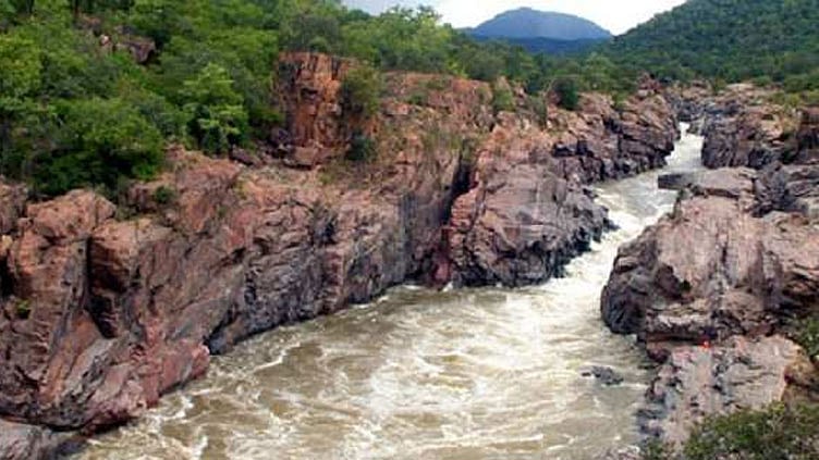 மேகதாது திட்டத்தை செயல்படுத்துவோம்-கர்நாடக மந்திரி  அடம்