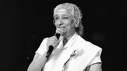 பாடகி எஸ். ஜானகி உடல் முழு அரசு மரியாதையுடன் அடக்கம் செய்யப்படும்: கர்நாடக அரசு அறிவிப்பு