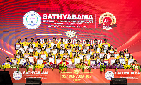 செம்மஞ்சேரி சத்தியபாமா பல்கலைக்கழகத்தில் 35வது பட்டமளிப்பு விழா நடைபெற்றது.