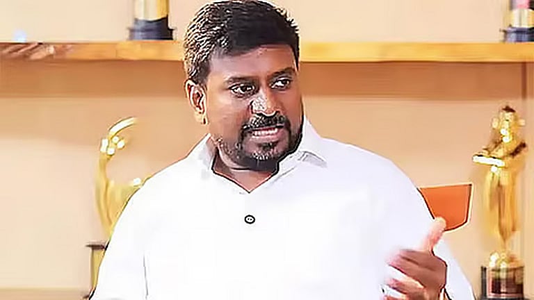 15 சிபிஎஸ்இ பள்ளிகள் தொடங்க தடையில்லா சான்று: அமைச்சர் ராஜ்மோகன்  வழங்கினார் 