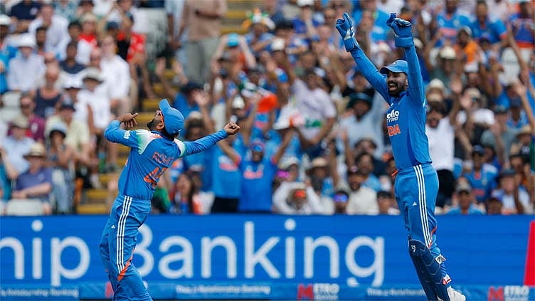 இந்தியா சிறப்பான பந்து வீச்சு... 5 விக்கெட்டுகளை இழந்து தடுமாறும் இங்கிலாந்து


