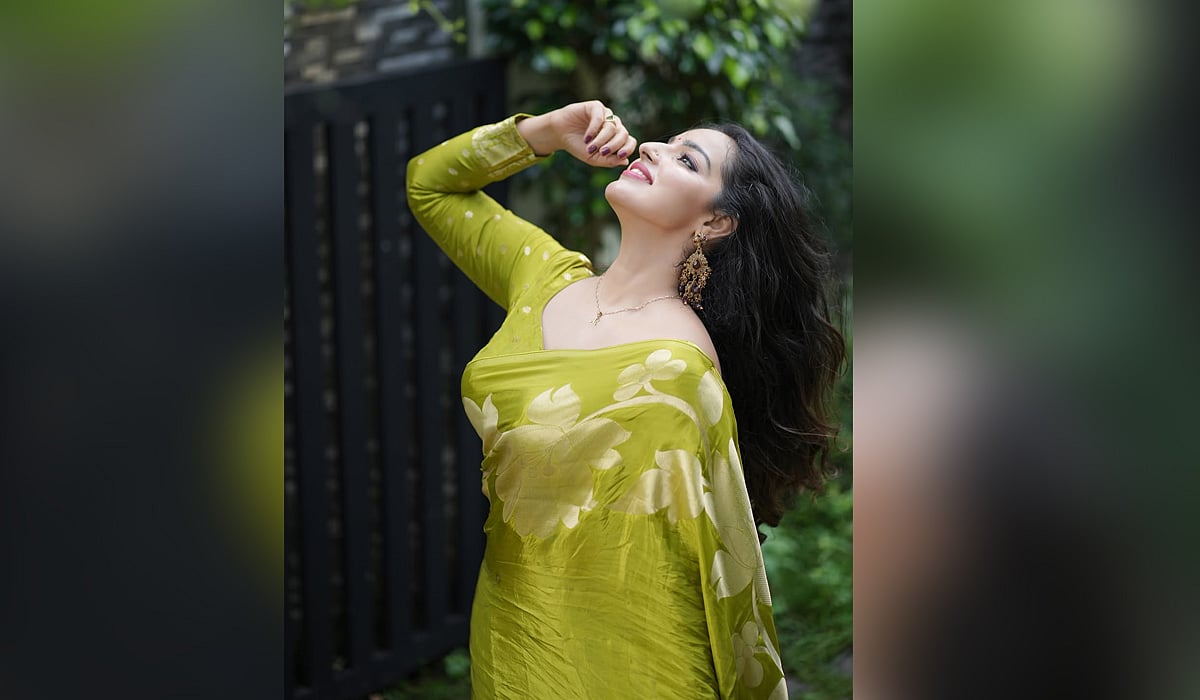 நடிகை மாளவிகா மேனனின் லேட்டஸ்ட் கிளிக்ஸ்.!