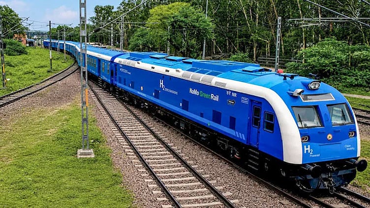 நாட்டின் முதல் ஹைட்ரஜன் ரெயிலில் பயணிக்க டிக்கெட் எவ்வளவு? சிறப்பம்சங்கள் என்ன தெரியுமா?