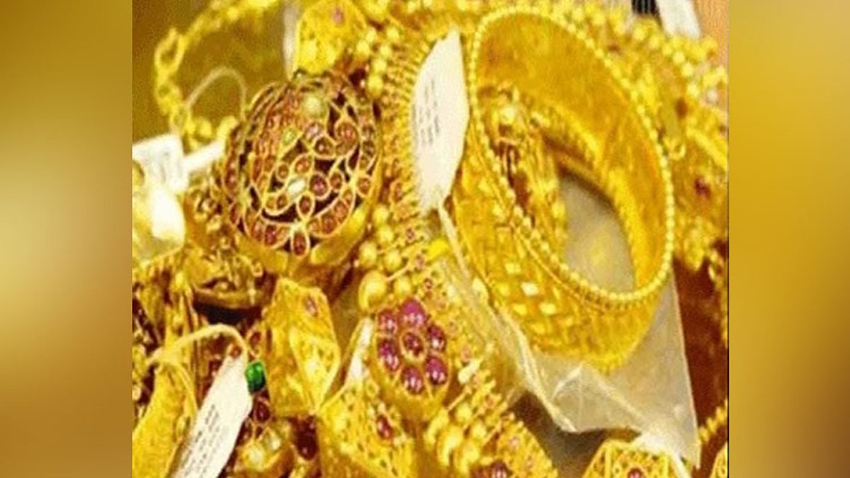 தூத்துக்குடியில் வீட்டு கதவை உடைத்து 17 சவரன் நகை கொள்ளை