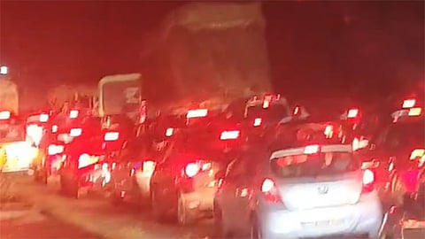 வார விடுமுறை முடிந்து சென்னை திரும்பும் மக்கள்: ஜிஎஸ்டி சாலையில் போக்குவரத்து நெரிசல்