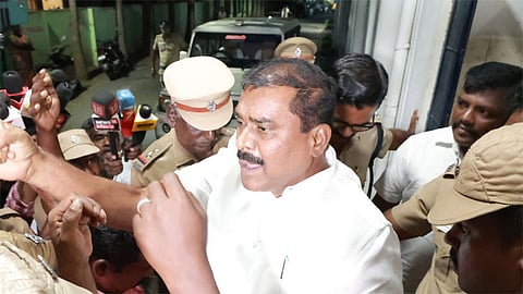 திமுக எம்.எல்.ஏ  மார்க்கண்டேயனை நீதிமன்றக் காவலில் சிறையில் அடைக்க கோர்ட் உத்தரவு