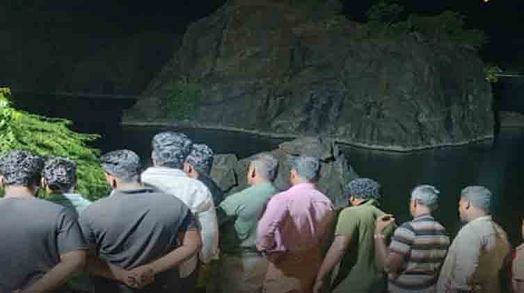 கன்னியாகுமரி: கல் குவாரி பள்ளத்தில் விழுந்த 2 இளைஞர்கள் உயிரிழப்பு 