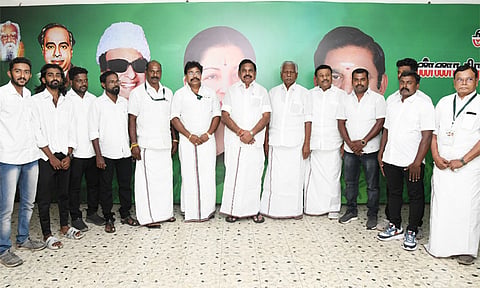அ.தி.மு.க.வில் இணைந்த காங்கிரஸ், த.வெ.க. நிர்வாகிகள்