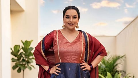 
'யாருக்கு எதிராக என் போராட்டம்?' - 'அம்மா' தலைவர் சுவேதா மேனன் பரபரப்பு விளக்கம்