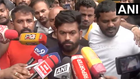‘எங்கள் போராட்டத்தை சீர்குலைப்பதற்கு வெளியில் இருந்து ஆட்கள் அனுப்பப்படுகிறார்கள்’ - அபிஜித் தீப்கே