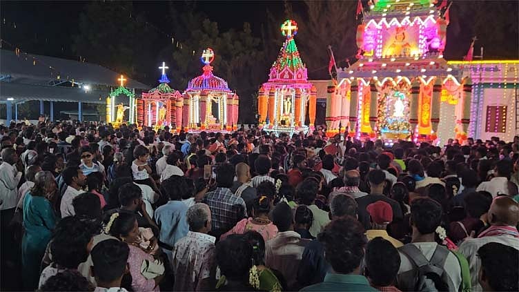 ராசிபுரம் அருகே புனித மரிய மதலேனாள் தேர் திருவிழா