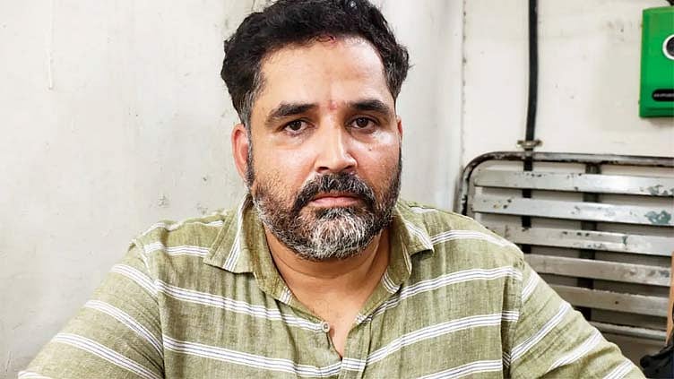 ரெயில்களில் ஏசி பெட்டிகளில் திருடிய நபர் கைது - ரூ. 26 லட்சம் மதிப்புள்ள தங்கம், வெள்ளி பறிமுதல்