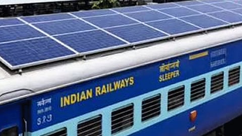 சோதனை முயற்சி.. ரெயில் பெட்டிகளில் 'சோலார்' தகடு மூலம் மின்சாரம் உற்பத்தி