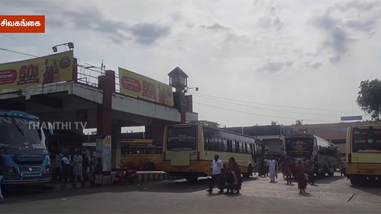 காரைக்குடியில் இளம்பெண்களை செல்போனில் ரகசியமாக வீடியோ எடுத்தவர் கைது 