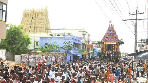 ஆடித்தபசு திருவிழாவை முன்னிட்டு தென்காசி மாவட்டத்துக்கு  28-7-2026 அன்று உள்ளூர் விடுமுறை அறிவிக்கப்பட்டுள்ளது. 