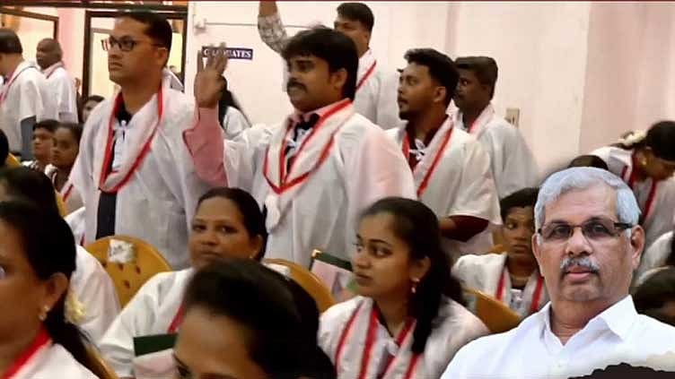 நெல்லை மனோன்மணியம் சுந்தரனார் பல்கலைக்கழகம் பட்டமளிப்பு விழாவில் சலசலப்பு