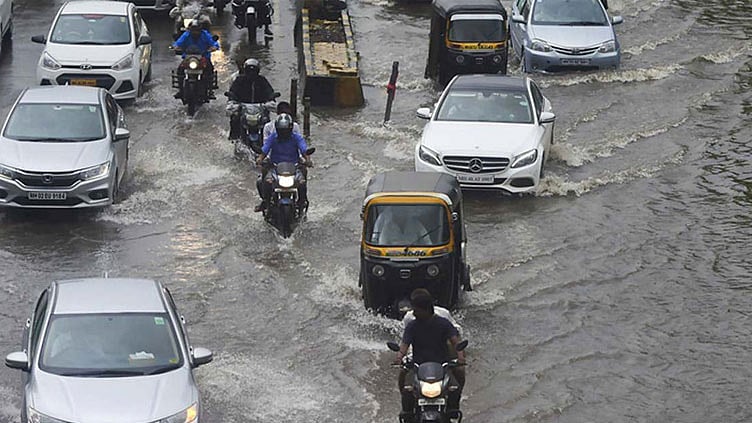 மராட்டியம்: தானே மாவட்டத்தில் மழை தொடர்பான சம்பவங்களில் சிக்கி 18 பேர் பலி