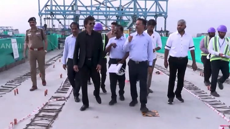 கத்திப்பாரா மெட்ரோ பணி - நேரில் ஆய்வு செய்த முதல்-அமைச்சர் விஜய்