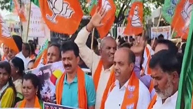 தமிழ்நாட்டுக்கு  காவிரியில் நீர் திறக்க எதிர்ப்பு: கர்நாடகாவில் பாஜக போராட்டம்