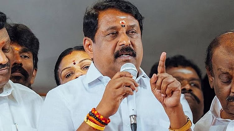 முதலீடுகளை ஈர்ப்பதில் முதல்-அமைச்சர் தனிக் கவனம் செலுத்த வேண்டும்! - நயினார் நாகேந்திரன்